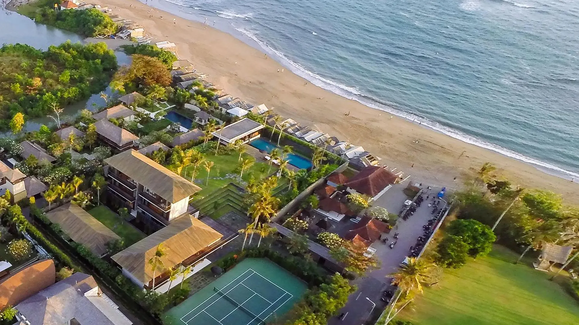 Arnalaya Beach House Canggu  Villa